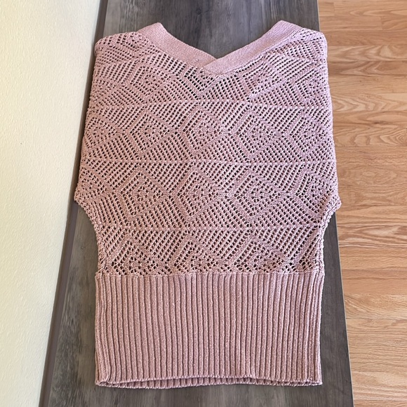 ⭐️Forever 21 V Neck Short Sleeve Dusty Pink Knit Sweater Top Size Small - Picture 11 of 14